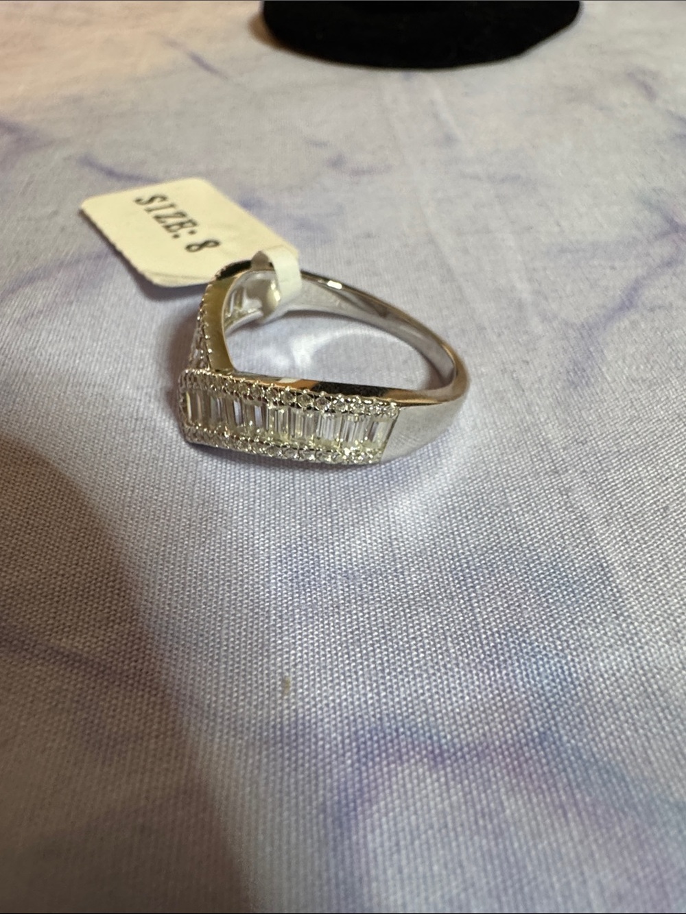 925 Silver 1.82 CTW Moissanite Baguette Halo V-Ring - Picture 3 of 3